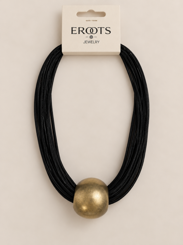Elegáns fekete zsinórnyaklánc bronz medállal Elegáns zsinórós nyaklánc